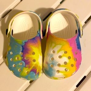 Crocs for Toddler tie dye/white